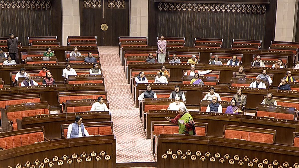 three-criminal-bills-updates-amit-shah-lok-sabha-rajya-sabha-parlaiment-suspension-cec-bill-143-mp-suspended